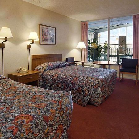 Knights Inn Rantoul Quarto foto